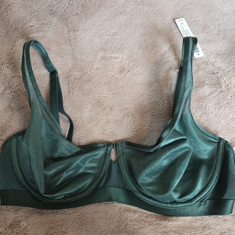 NWT Soma Unbelievable Lift Scoop Balconette Bra Size 34D